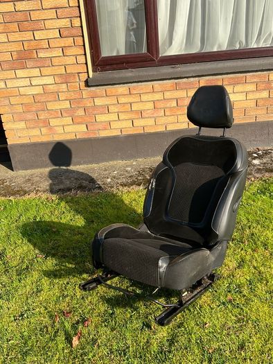 renault megan drivers seat