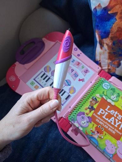 LEAPFROG LeapStart Interactive Book Case - Pink