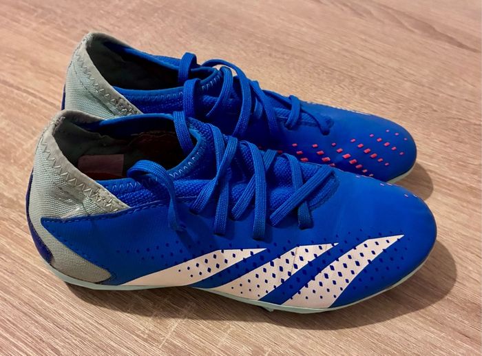 Adidas predator football boots UK3