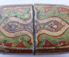 Vintage handmade hand-painted papier-mache  box. India. Kashmir Rare  Box