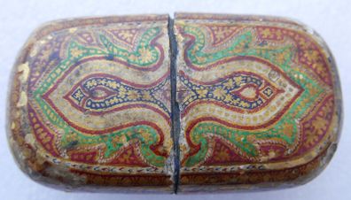 Vintage handmade hand-painted papier-mache  box. India. Kashmir Rare  Box