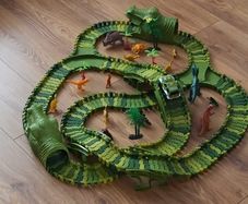 Dinosaur Loop Race Track Set