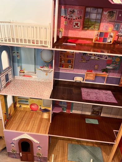 Free dolls house