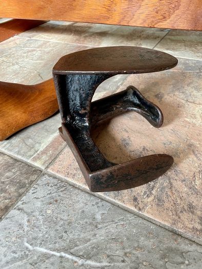 Cobblers Anvil Vintage Cast Iron Shoe Last Book End Door Stop Heavy Prop