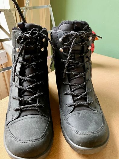 Ecco black winter boots - excellent condition