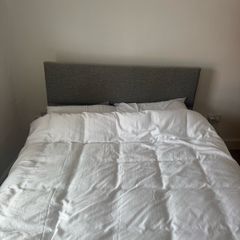 Kingsize bed and mattress