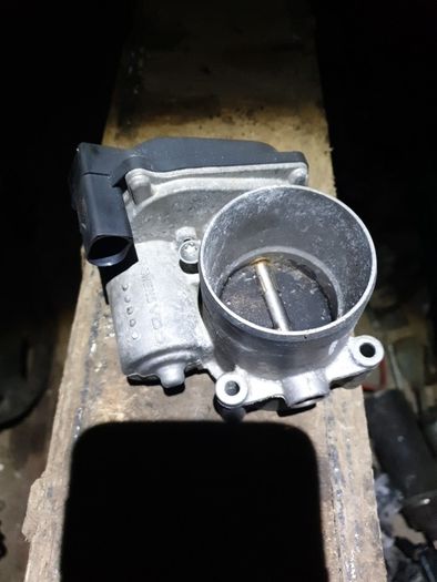 golf 5 1.4 throttle body. 07