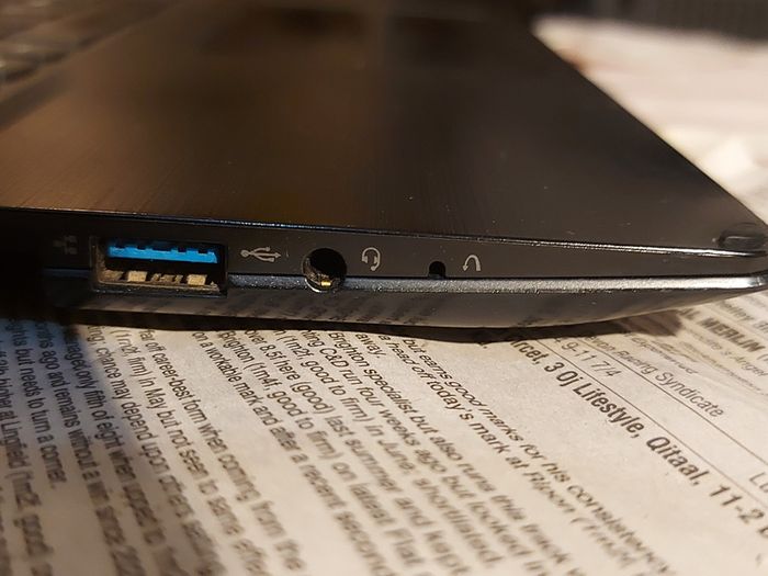 Lenovo 15.6 inch Laptop, Intel Core i3-4010U CPU, 1.7GHz, 4GB Ram, 250GB HDD, Windows 10, Microsoft Edge, Chrome and VLC