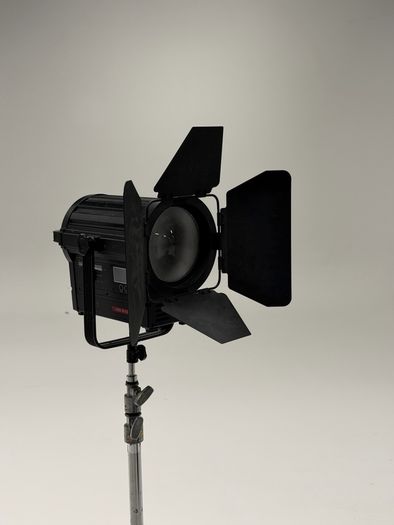 Rayzr 7 300B Bi Colour LED Fresnel Light