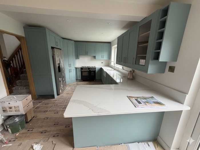 Carpenter Handyman kitchen fitter Flat pack specialist
