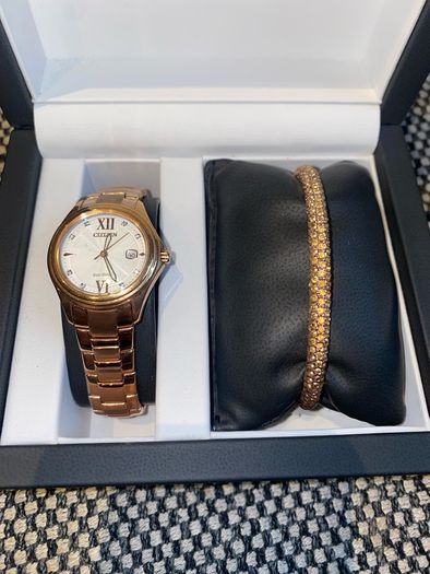 Citizen Eco drive solar powered Watch women's brand new