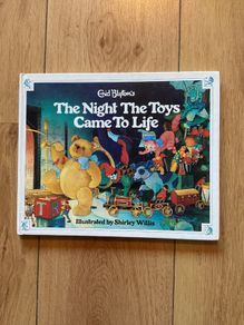 The night the toys came to life Hardback