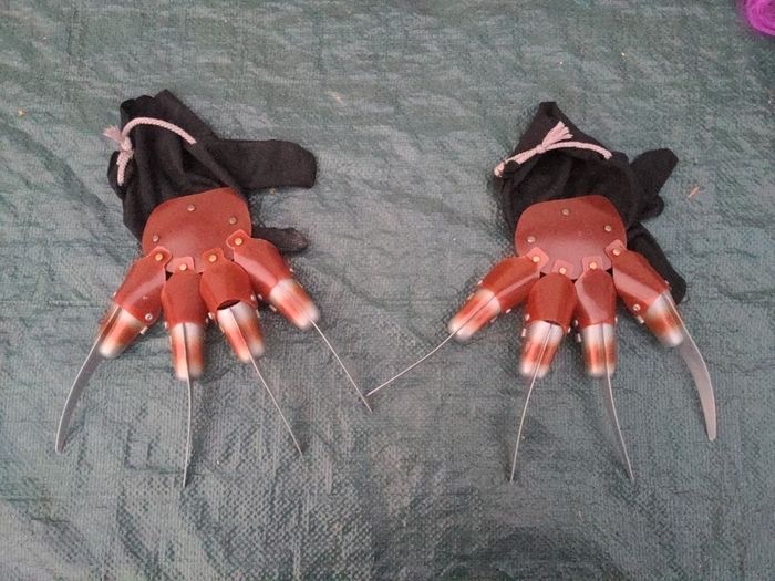 Halloween claws