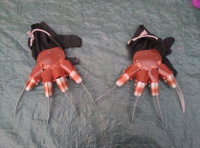 Halloween claws