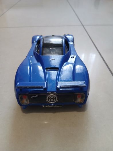 Pagani Zonda 1:24 Die-Cast - Opening Doors & Engine - Like New