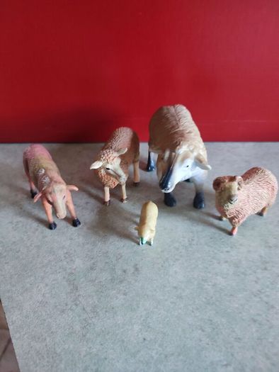 Lot Of 5 Cheaps Miniature Small Hard Plastic Farm Animals Toys.