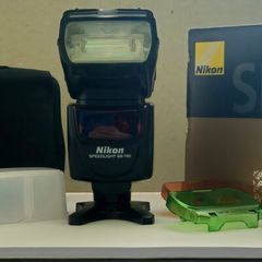 Nikon SB-700 Speedlight