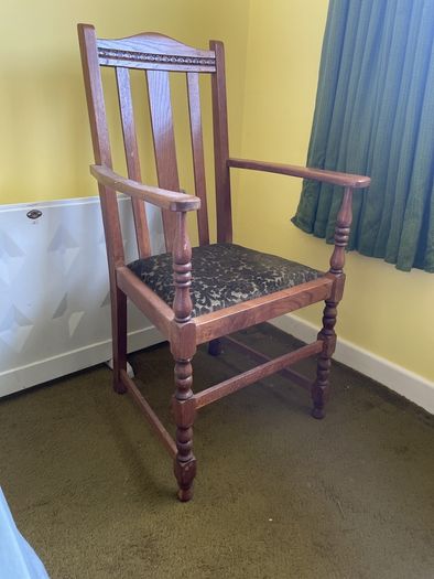 Chair Carver style
