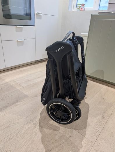 Nuna Triv Next pushchair