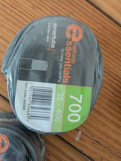 Schwalbe Marathon Plus Bike Tyres (Pair) + 3x Halfords Inner Tube