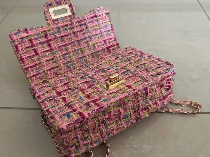 Shoulder bag