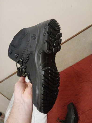 Work boots Brand new Huskee storm steel toe waterproof size 8