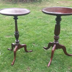 Antique wine or pedestal tables, D18