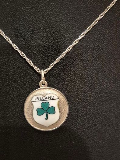 Vintage sterling silver pendant with enamel