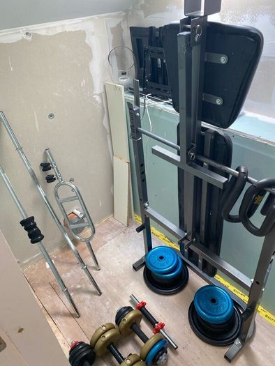 Weights bench and free weights