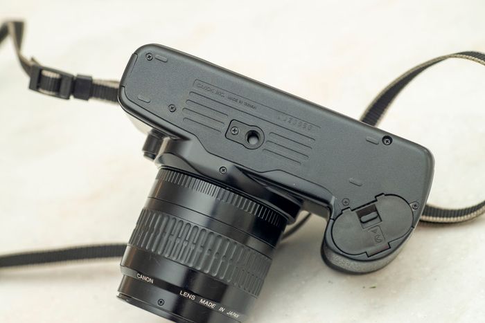 Canon EOS 1000n Film SRL camera