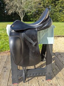 Prestige Top Dressage saddle 17"