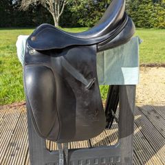 Prestige Top Dressage saddle 17"