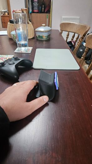 Custom Gaming Controller Stand (PS5 / Xbox) - Vice City Style