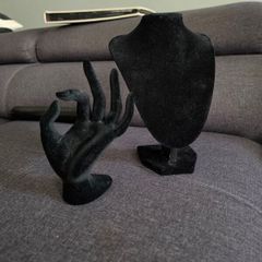 Velvet jewellery stands