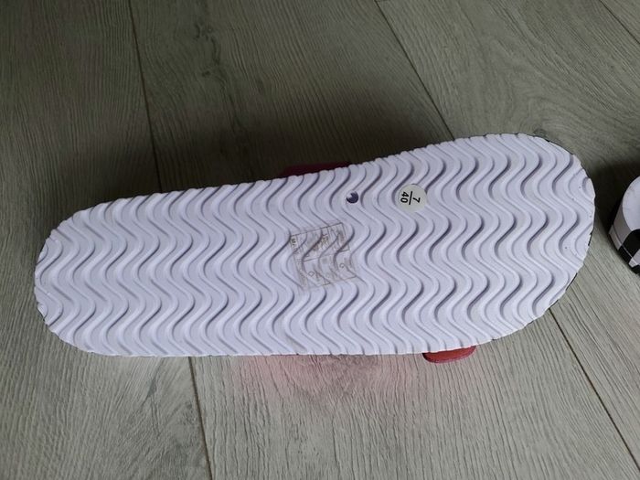 Women's shoes