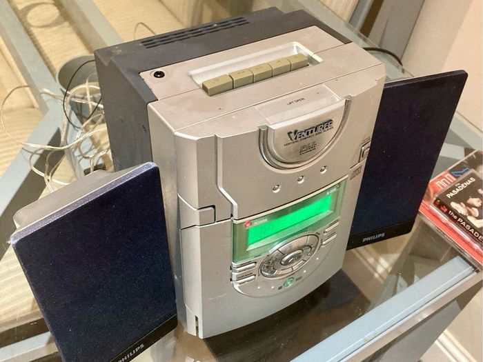 Venturer Compact CD Player and Radio; Philips Speakers