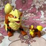 Official TOMY Arcanine & Growlithe Pokemon Figures Image 3