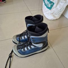 snowboarding boots