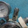 Gas Pressure Regulator With 2 Gauges Image 9