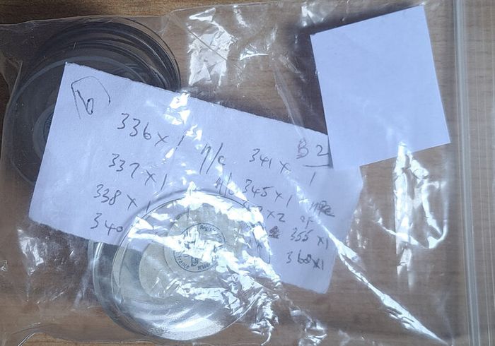 Lot of 17x Glass Crystals for Hunter and Open Face Cases