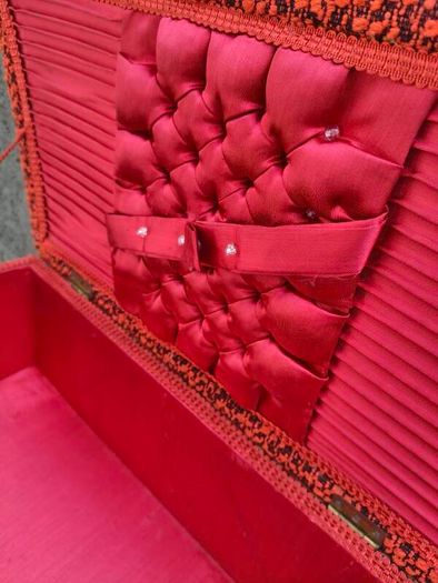 Vintage Sewing basket on legs