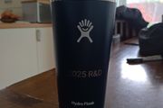 2 hydro flasks.