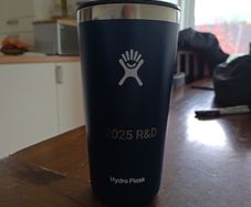 2 hydro flasks.