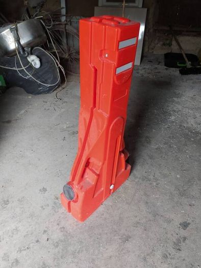mobile safety barrier