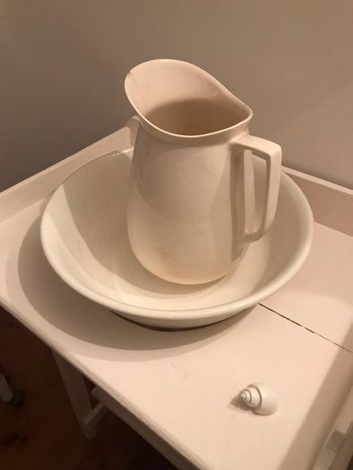 Antique jug and bowl table