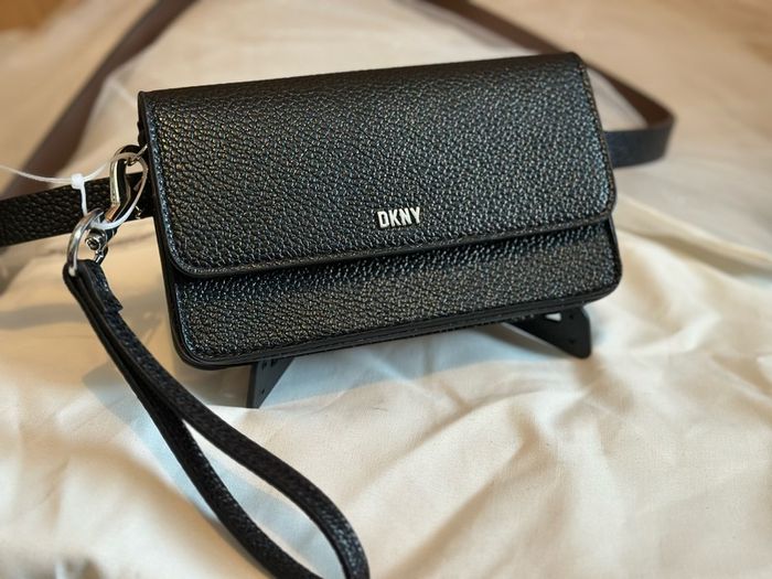 DKNY belt & wrist bag / clutch