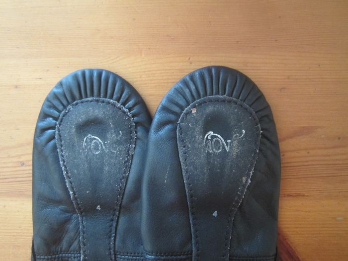 black   size 4