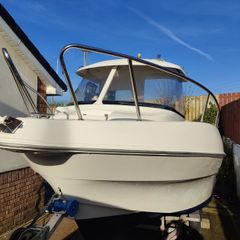 Quicksilver 500 Pilothouse boat