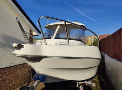 Quicksilver 500 Pilothouse boat