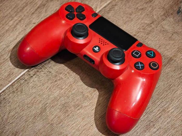Sony DualShock 4 wireless controller for PS4, Magma Red V2